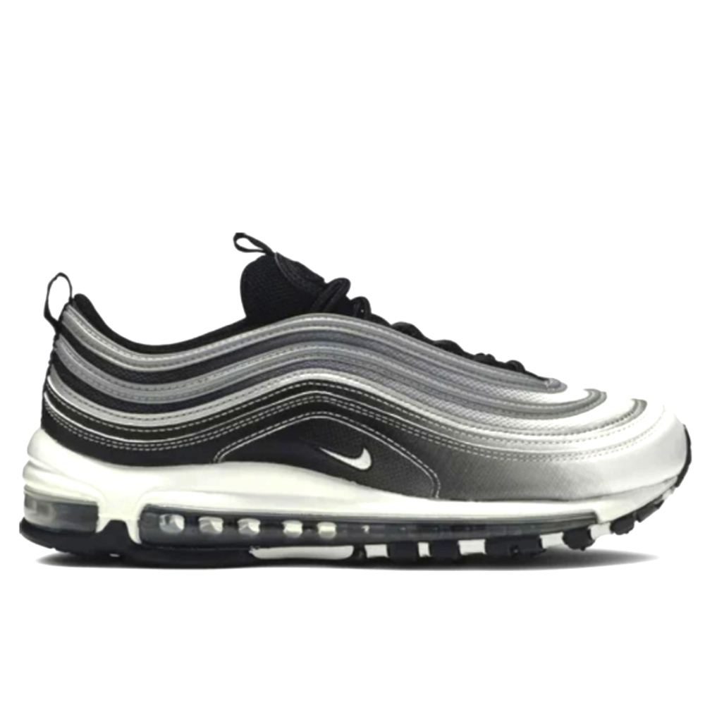 Nike Women's Shoes - Black and White